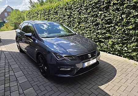 Seat Leon FR Black Matt Edition DSG AHK PANO BEATS ACC VC