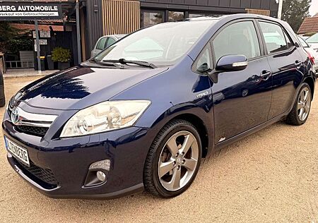 Toyota Auris Hybrid Travel