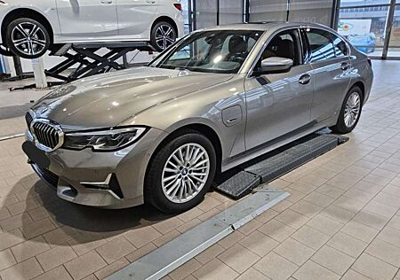 BMW 320 e Individual eGSD*Laser*HiFi*Merino*HUD*360°