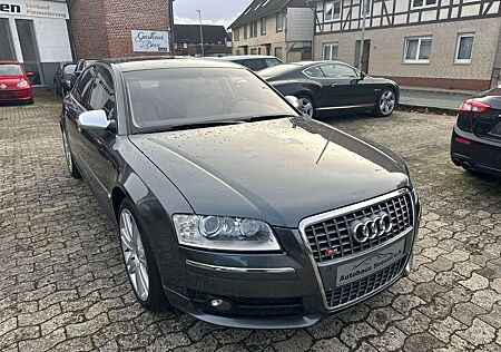 Audi S8 5.2 quattro*Motorschaden*Massage*Xenon*