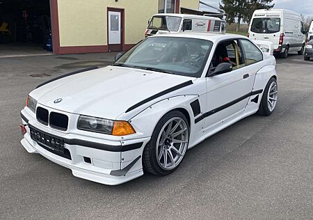 BMW 325i 325