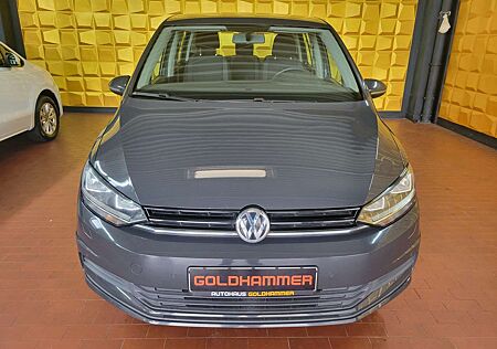 VW Touran Volkswagen 1.6 TDI NAV/PDC/TEMP/1.HAND