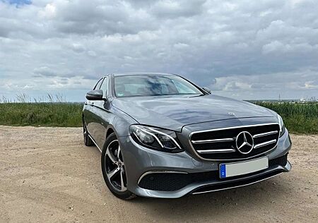Mercedes-Benz E 200 (213.042)