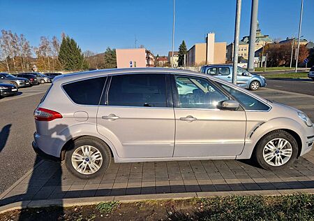 Ford S-Max 2.0 TDCi DPF Titanium