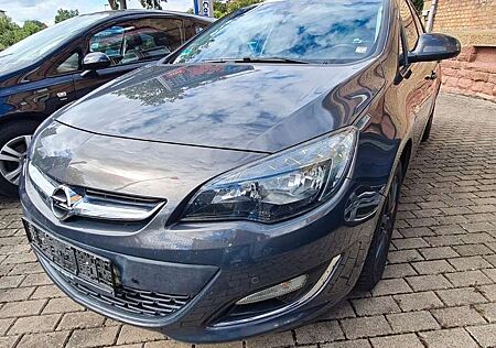 Opel Astra J Lim. 5-trg. Active 1.Hand*SHZ*AHK