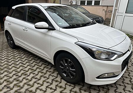 Hyundai i20 1.2 YES!