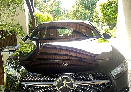 Mercedes-Benz A 180 7G-DCT AMG Line