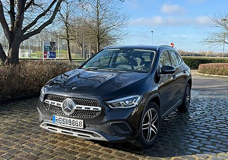 Mercedes-Benz GLA 200 7G-DCT Progressive
