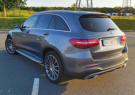Mercedes-Benz GLC 220 Burmester- Junge Sterne - 360° - AMG Line - 9G