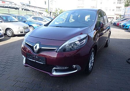 Renault Scenic mit AHK.