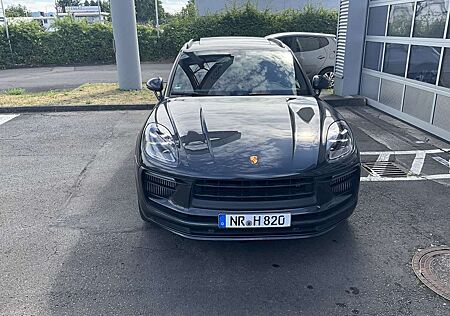 Porsche Macan S