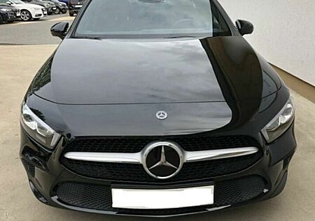 Mercedes-Benz A 250 /PANO/Massage/Checkheft/Top Ausstattung