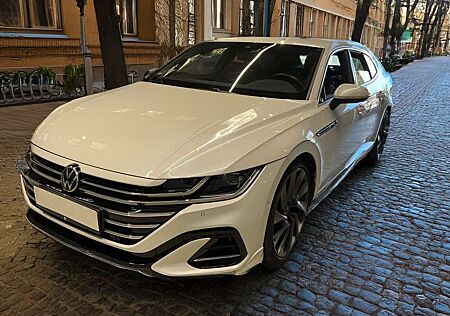 VW Arteon Volkswagen ShootingBrake 2.0 TDI R-Line 4Motion 200 PS