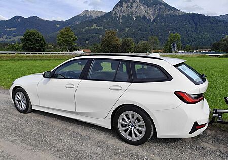BMW 330 330d Touring Aut. Advantage