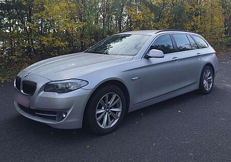BMW 525d 525 xDrive Touring Sport-Automatik