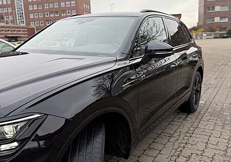 VW Touareg Volkswagen R-Line 4Motion