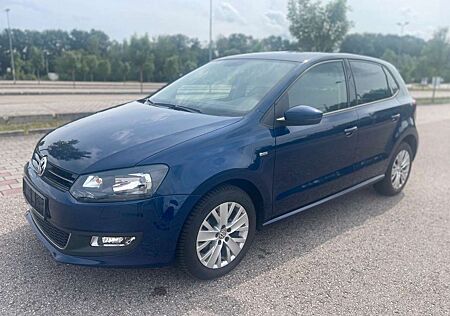 VW Polo Volkswagen V Life