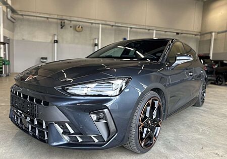 Cupra Leon 1.5eTSI DCC Sennheiser 19´´Schweller Perfor