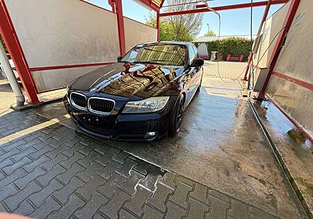 BMW 318i 318 E90