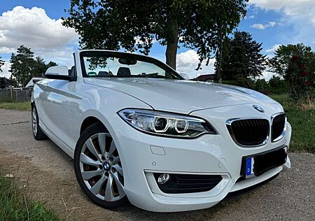 BMW 220i 220 Cabrio Advantage