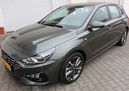 Hyundai i30 Mild-Hybrid PDC vorn und hinten