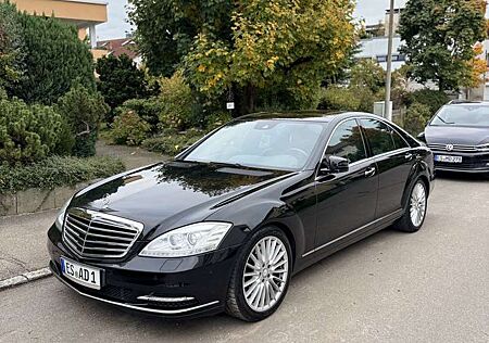 Mercedes-Benz S 350 BlueTec 4Matic (8 Fach bereift)