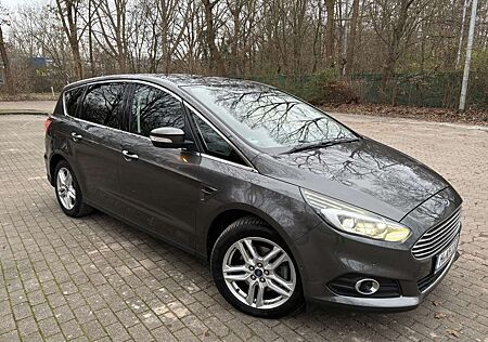 Ford S-Max Titanium Eco Boost Automatik 7-Sitzer Navi
