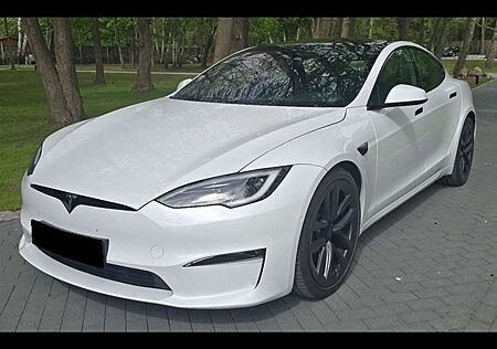 Tesla Model S Plaid 750 kW