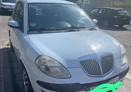 Lancia Ypsilon Y 1.2 16v Navigon