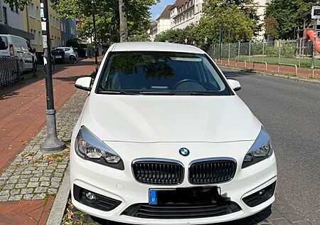 BMW 218 i Advantage, unfallfrei, top Zustand,8 Bereif