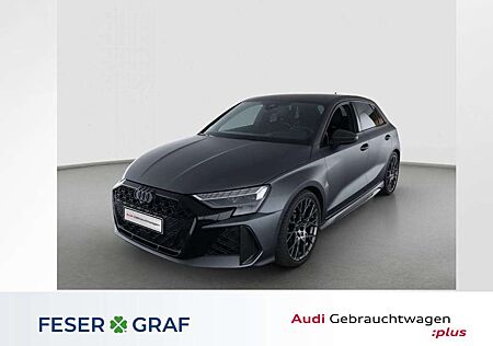 Audi RS3 Spb. TFSI qu. - Head-up - Matrix - SONOS