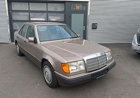 Mercedes-Benz E 200 Aut 124