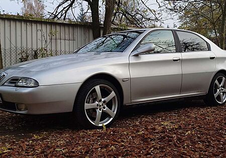 Alfa Romeo 166 2.5 V6 24V Distinctive