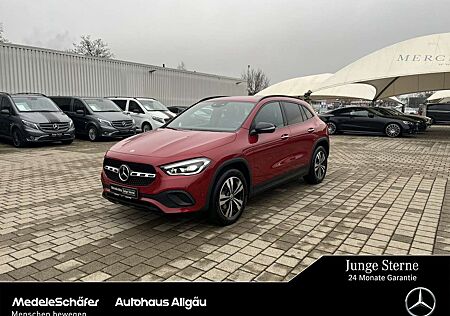 Mercedes-Benz GLA 200 Progressive Night Distronic M-LED Keyless