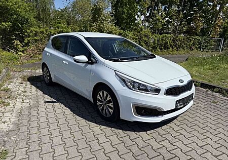 Kia Cee'd Ceed / 1.6 CRDi 136 ISG UEFA EURO 2016
