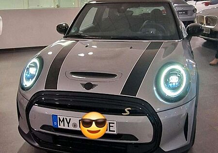 Mini Cooper SE Classic Trim
