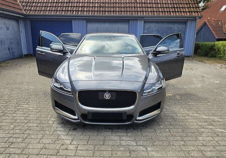 Jaguar XF 30d Aut. Portfolio