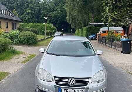 VW Jetta Volkswagen 1.6 Comfortline - NEU TÜV!!