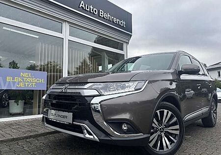 Mitsubishi Outlander Active 2.0 Automatik/AHK/Navi/Kamera/1