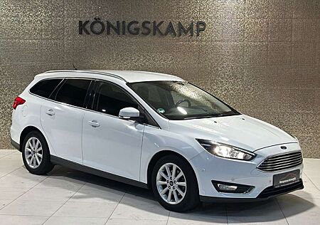 Ford Focus Turnier Titanium * SHZ * PDC * NAVI *
