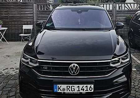 VW Tiguan Volkswagen 2.0 TDI SCR 4MOTION DSG R-Line