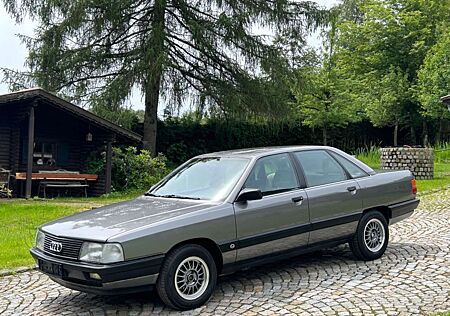 Audi 100 2,2 aus 1.Hand rostfrei 112000KM!