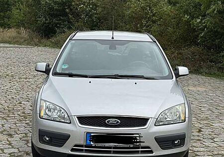 Ford Focus Turnier 1.6 16V Aut. Ghia