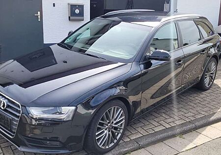 Audi A4 2.0 TDI Avant MMI DVD Xenon Phantomschwarz