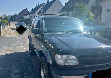 Ford Explorer Grundausstattung