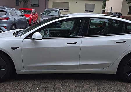 Tesla Model 3 Standard Reichweite Plus Hinterradantrieb