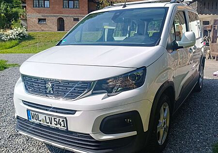 Peugeot Rifter Camper Van - Camping Ausbau mit Bett