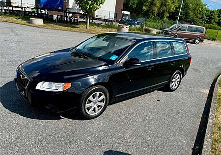 Volvo V70 1,6L aus 2.Hand Tüv 5/2027 Scheckheft