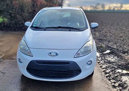 Ford Ka /+ 1.2 Titanium