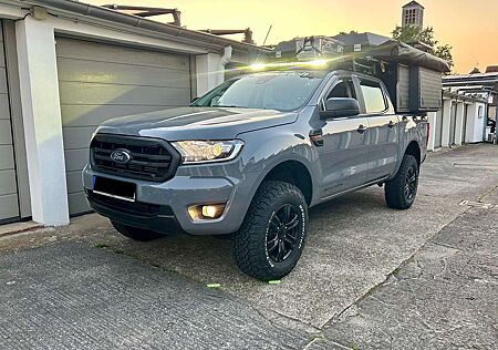 Ford Ranger Wolftrak mit AluCab Khaya Absetzkabine